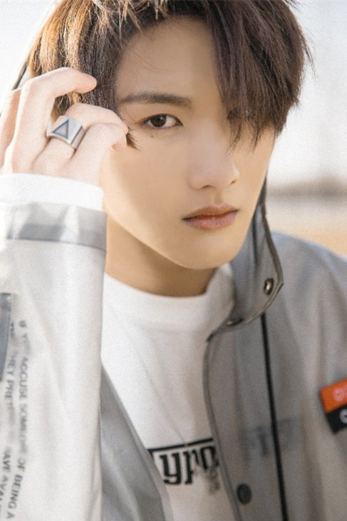 展羽